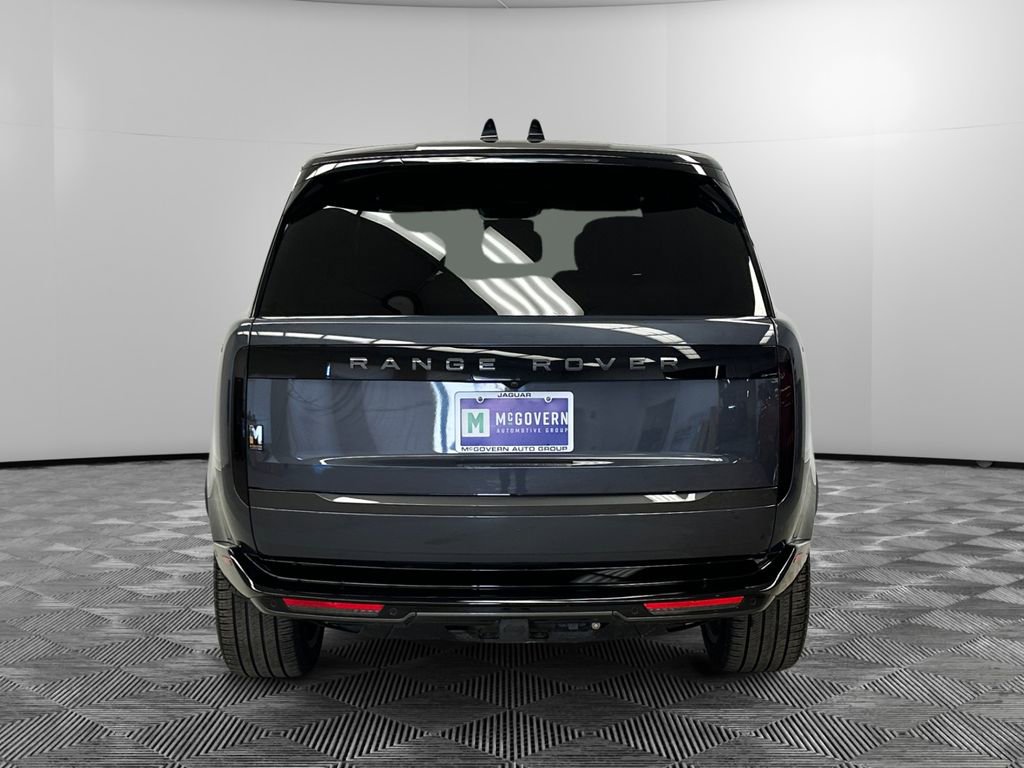 Used 2025 Land Rover Range Rover Autobiography image 4
