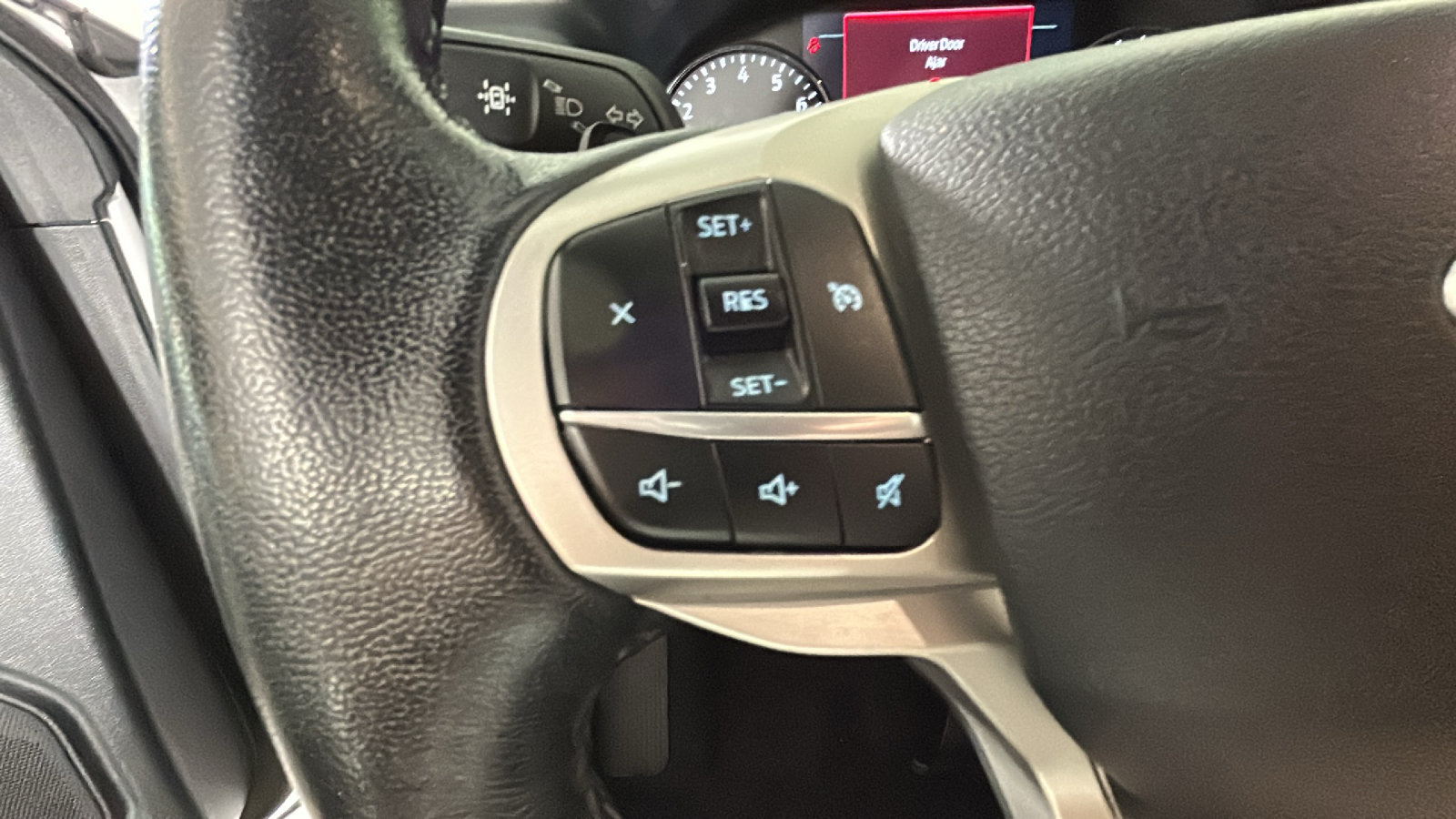 Used 2020 Ford Explorer XLT w/ Comfort Package AWD/4WD image 20