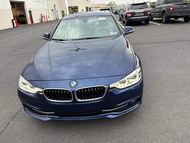 Used 2018 BMW 330i xDrive Sedan w/ Convenience Package AWD/4WD image 17