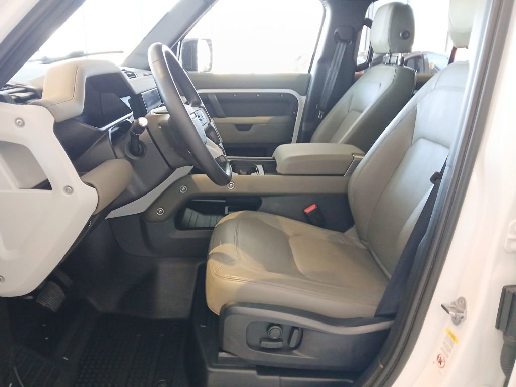 Used 2024 Land Rover Defender 110 S image 19