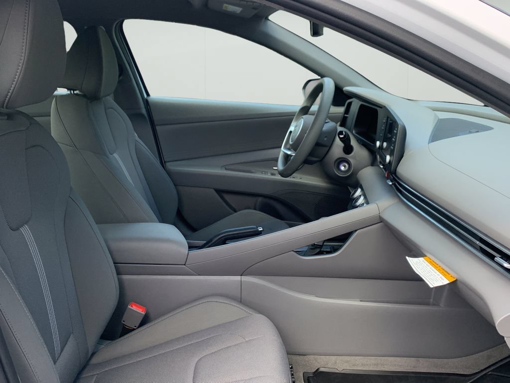Certified 2026 Hyundai Elantra SE FWD image 37