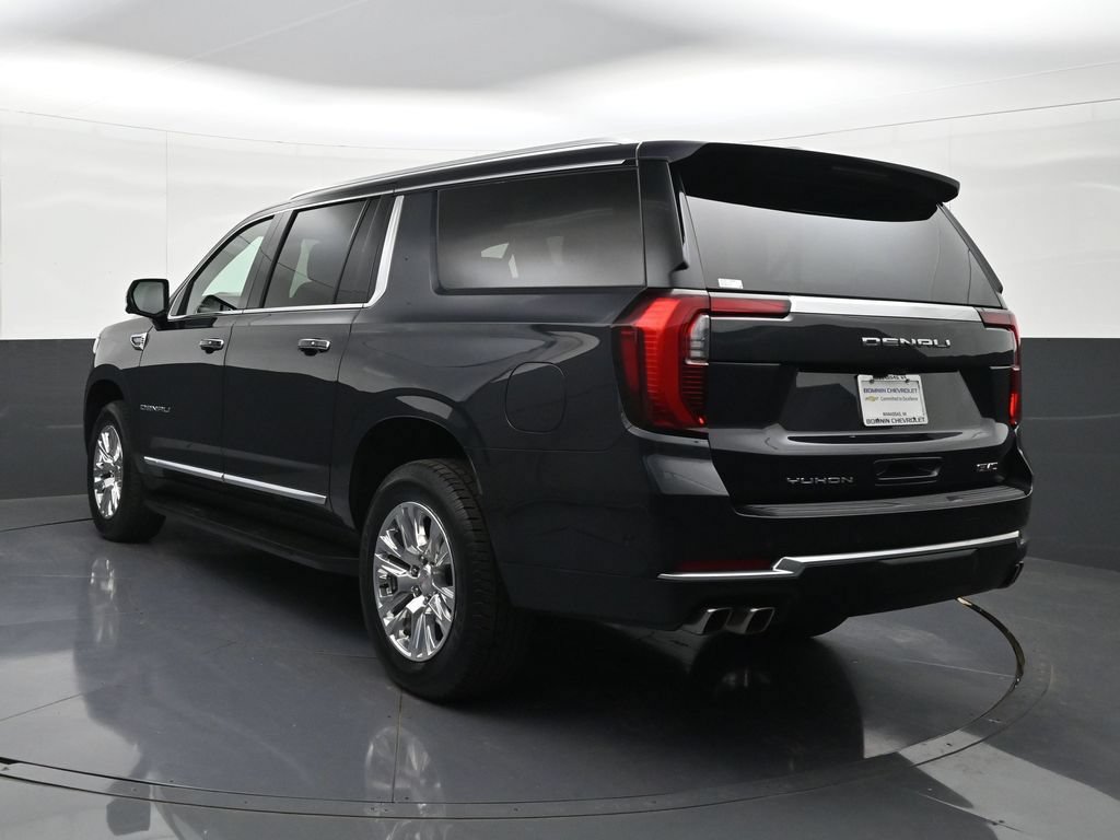 Used 2025 GMC Yukon XL Denali AWD/4WD image 3