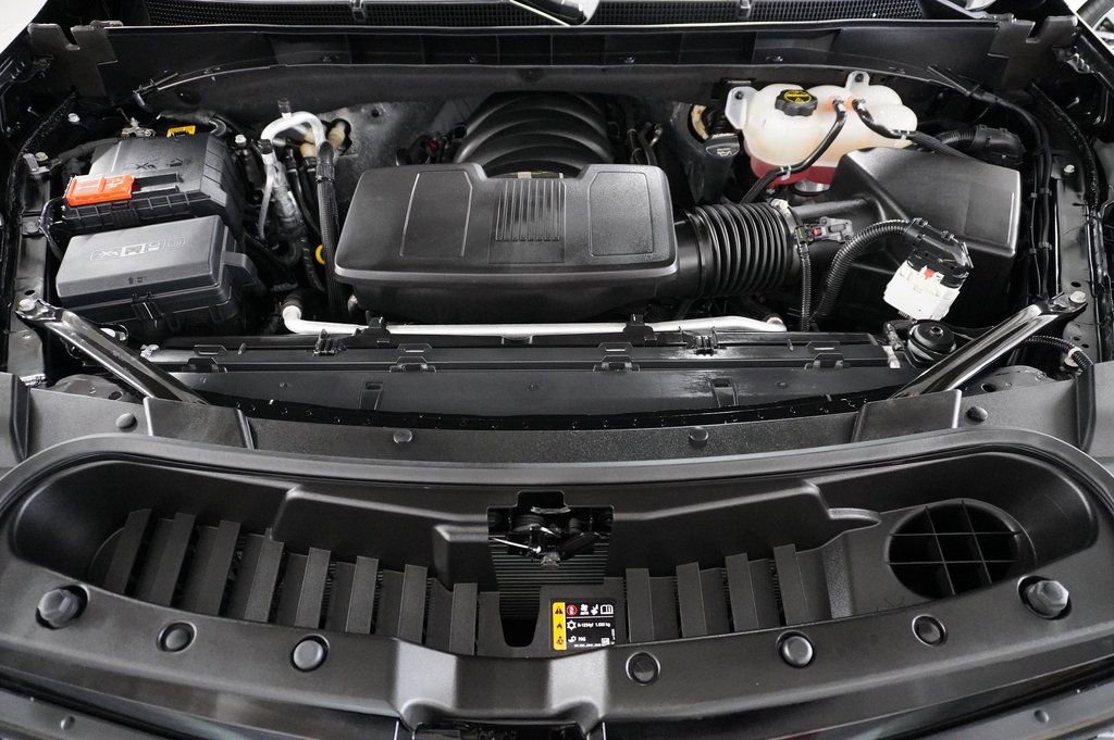 Used 2025 Cadillac Escalade ESV Premium Luxury image 25