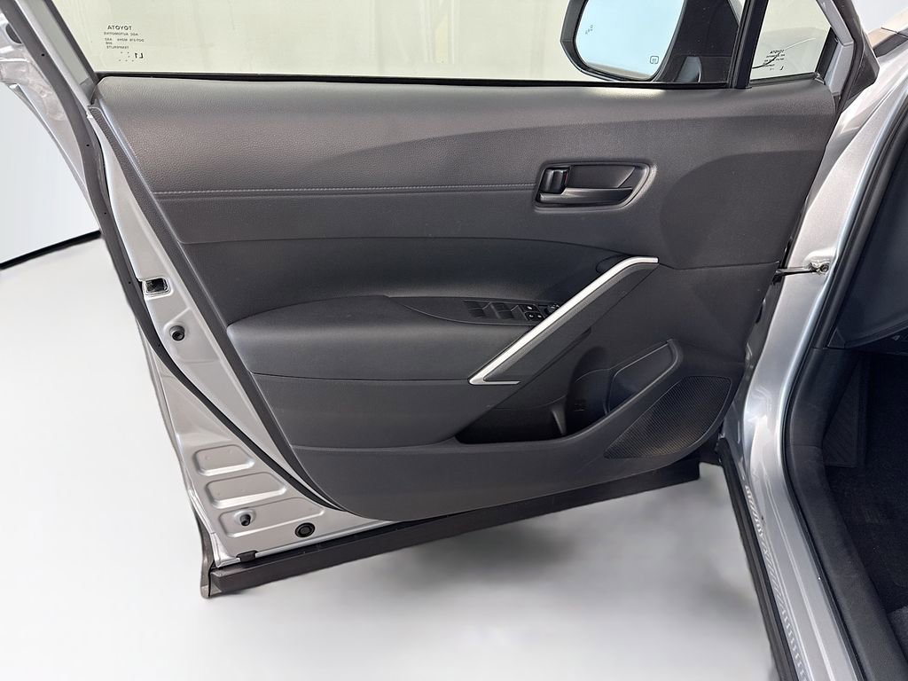 Used 2023 Toyota Corolla Cross LE image 24