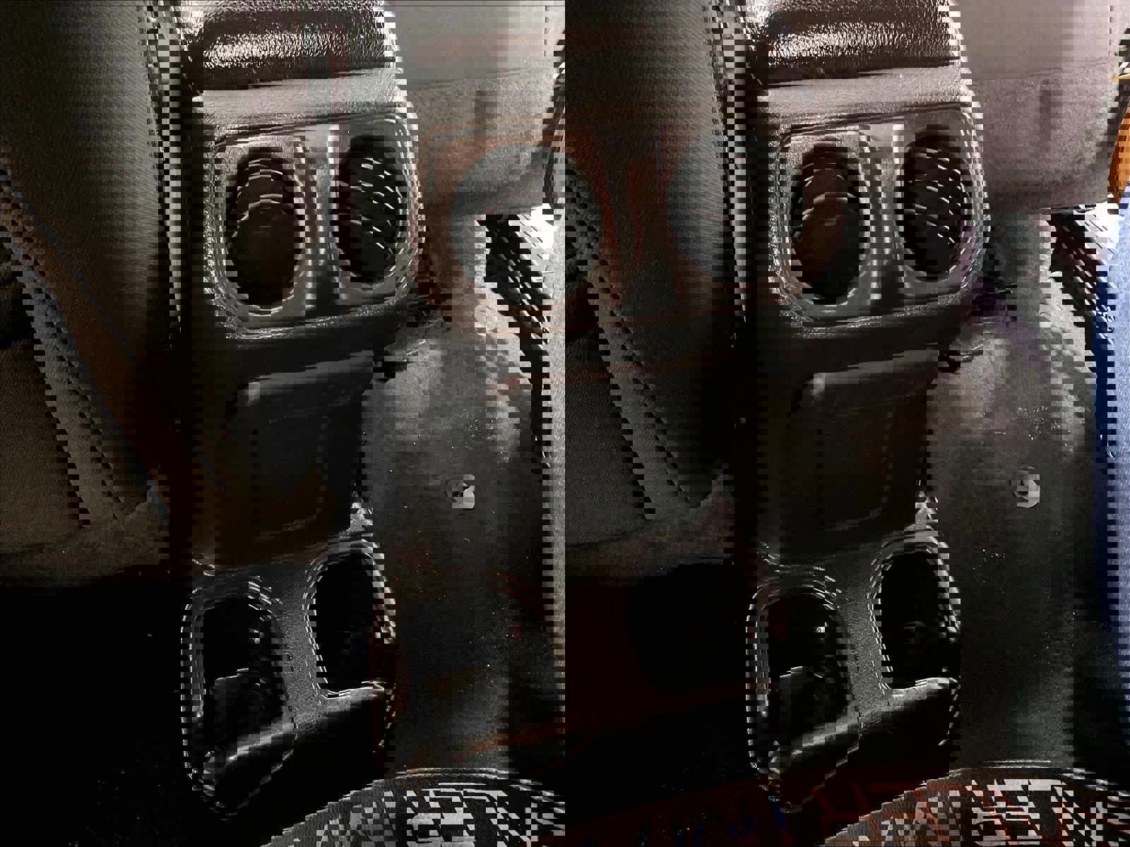 Used 2022 Jeep Wrangler Sport image 27