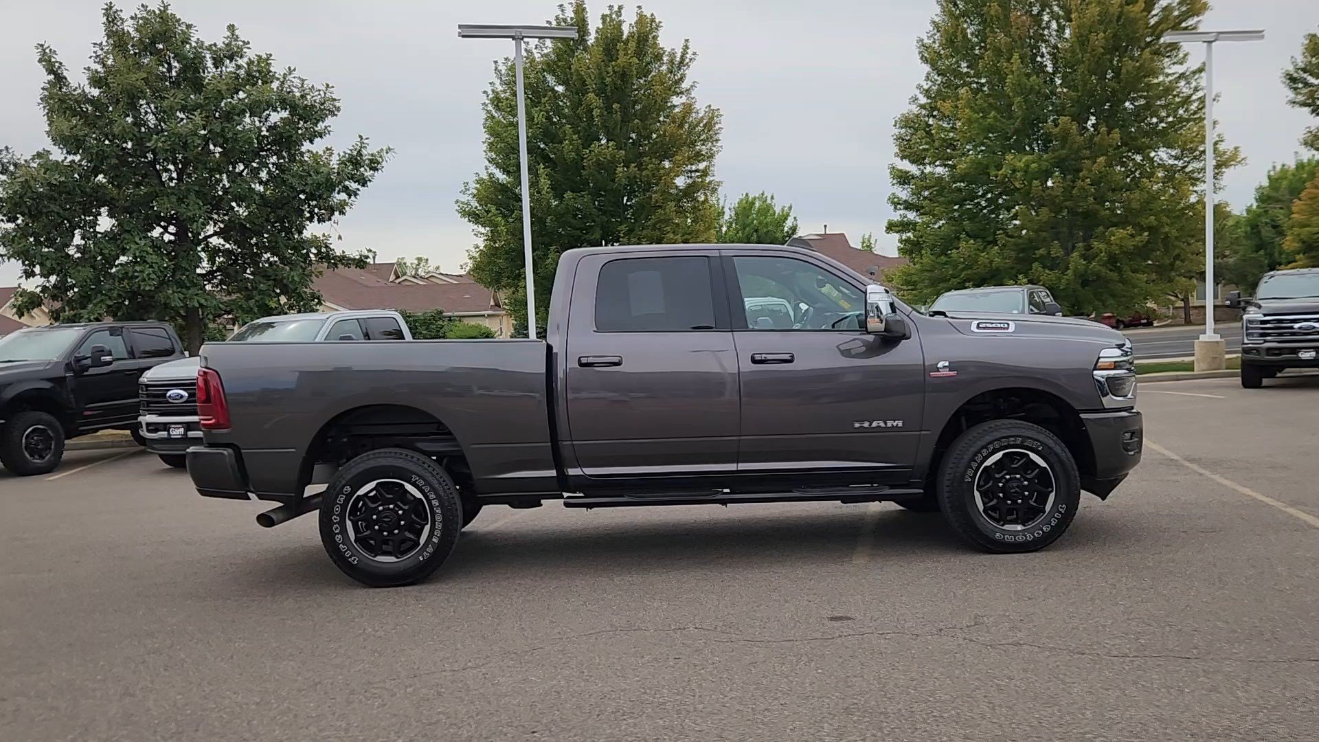 Used 2025 RAM 2500 Laramie AWD/4WD image 12