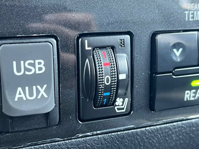 Used 2018 Toyota Sequoia Platinum AWD/4WD image 29