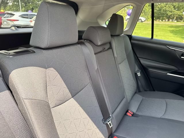 Used 2022 Toyota RAV4 XLE AWD/4WD image 13