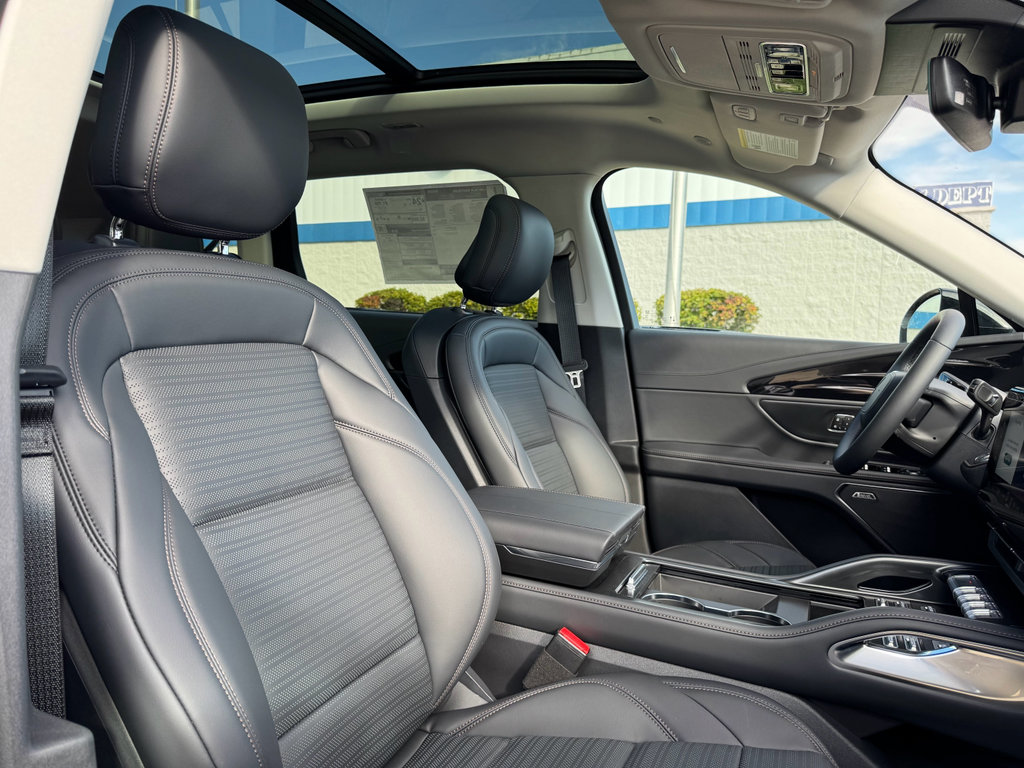 New 2026 Lincoln Nautilus Reserve w/ Jet Appearance Package image 15