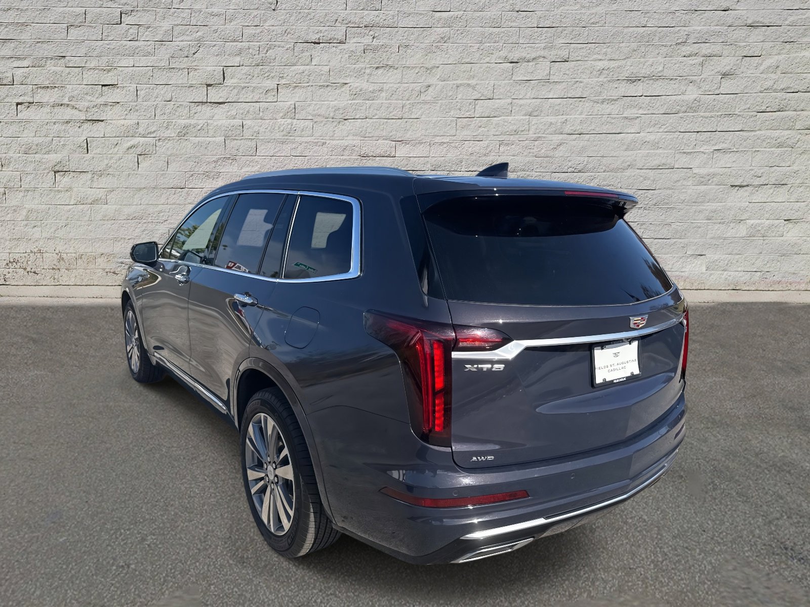 Used 2025 Cadillac XT6 Premium Luxury image 7