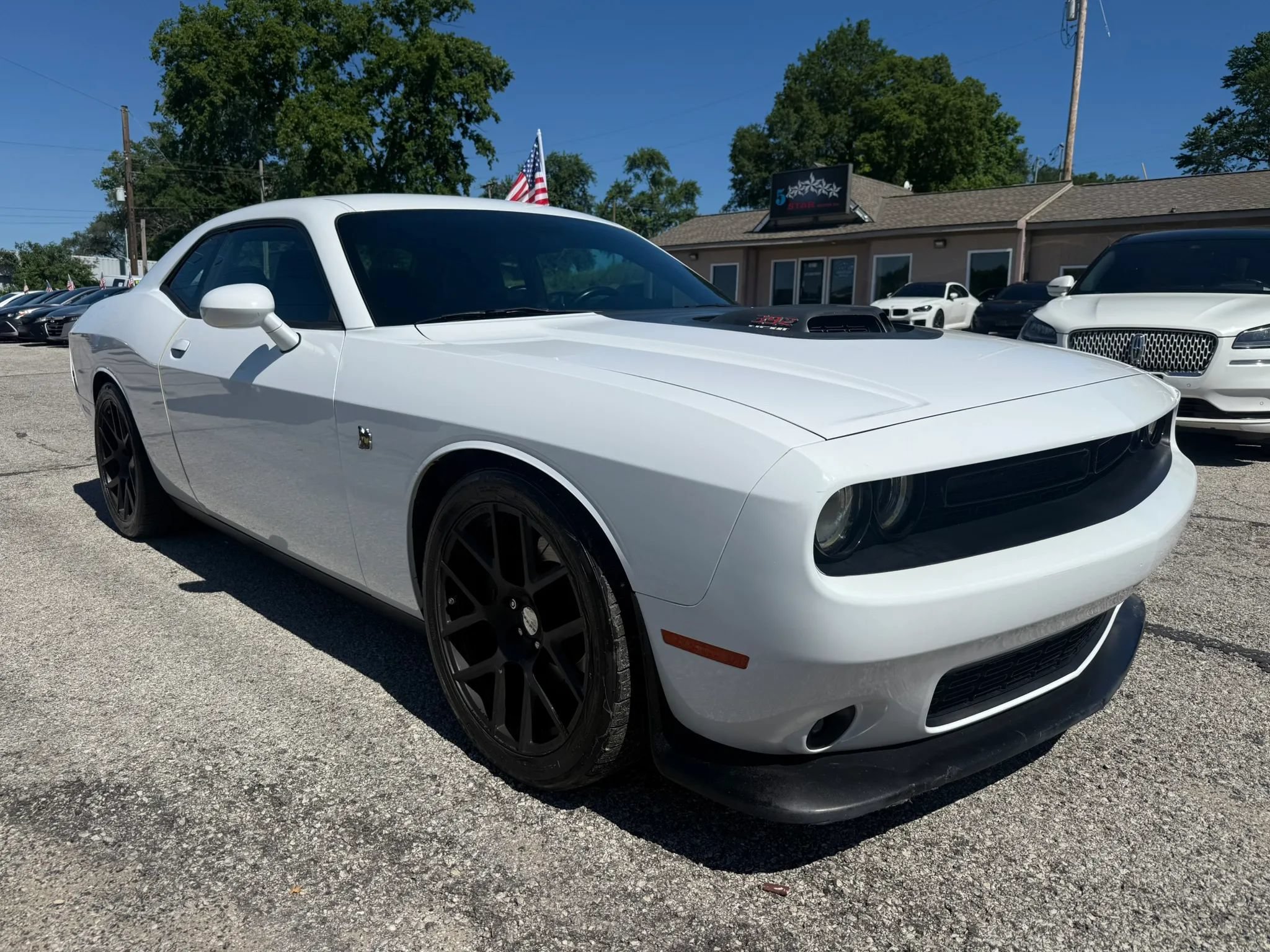 Used 2015 Dodge Challenger R/T Scat Pack RWD image 1