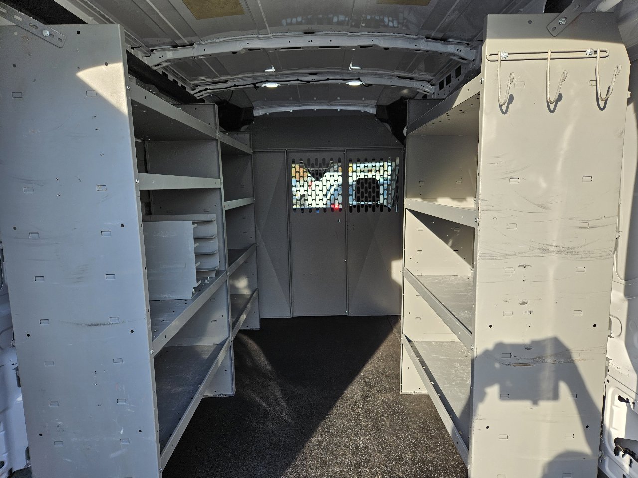 Used 2020 Ford Transit 250 Medium Roof image 18