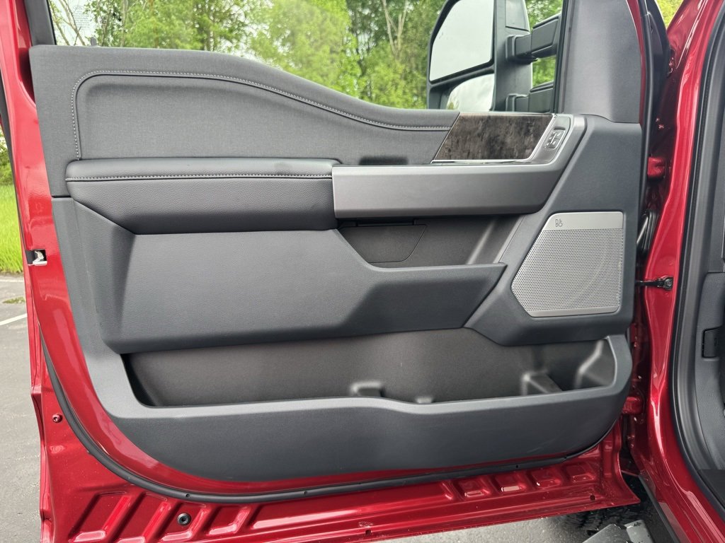 New 2025 Ford F350 Lariat w/ Lariat Ultimate Package image 24