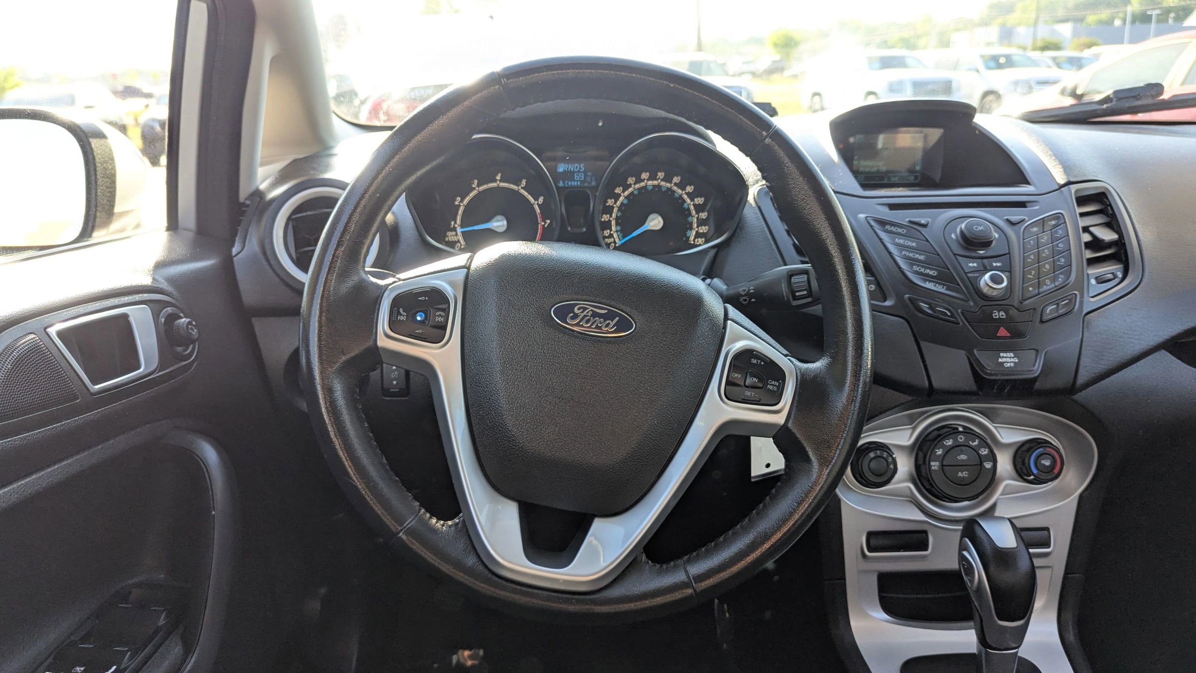 Used 2014 Ford Fiesta SE FWD image 17