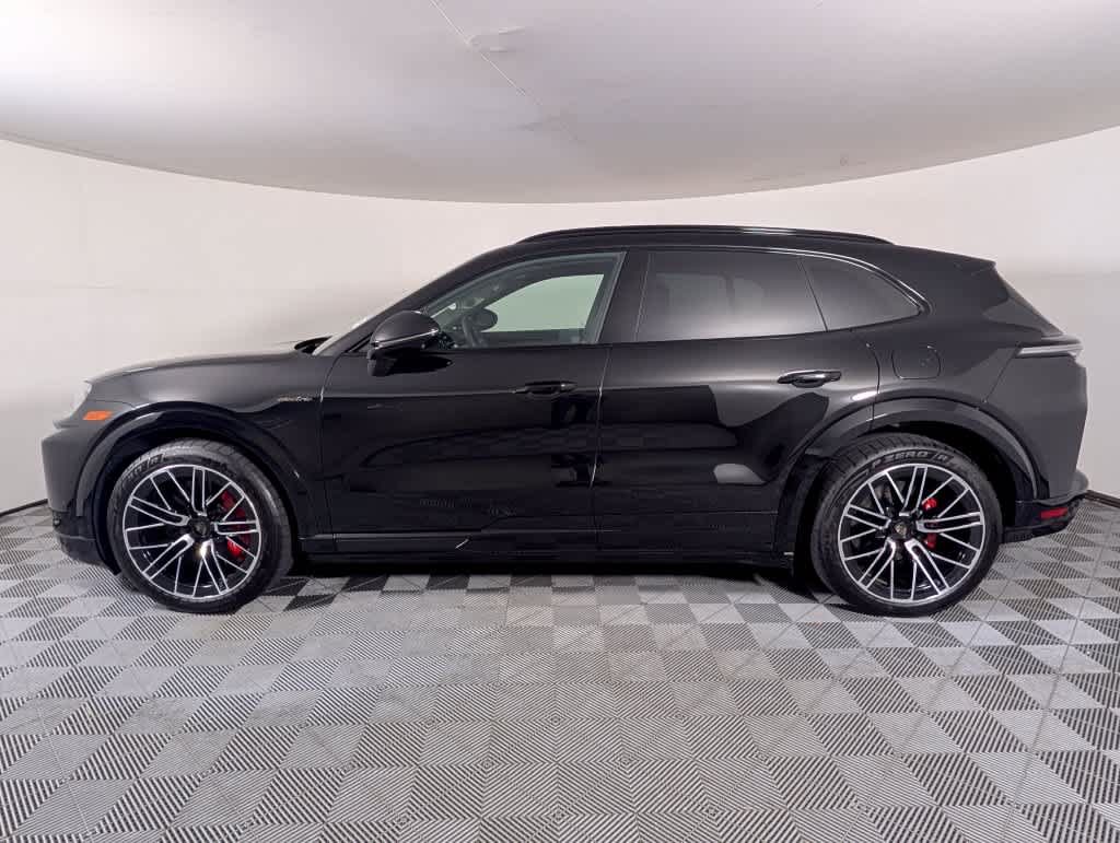 New 2026 Porsche Cayenne Turbo Electric AWD/4WD image 2