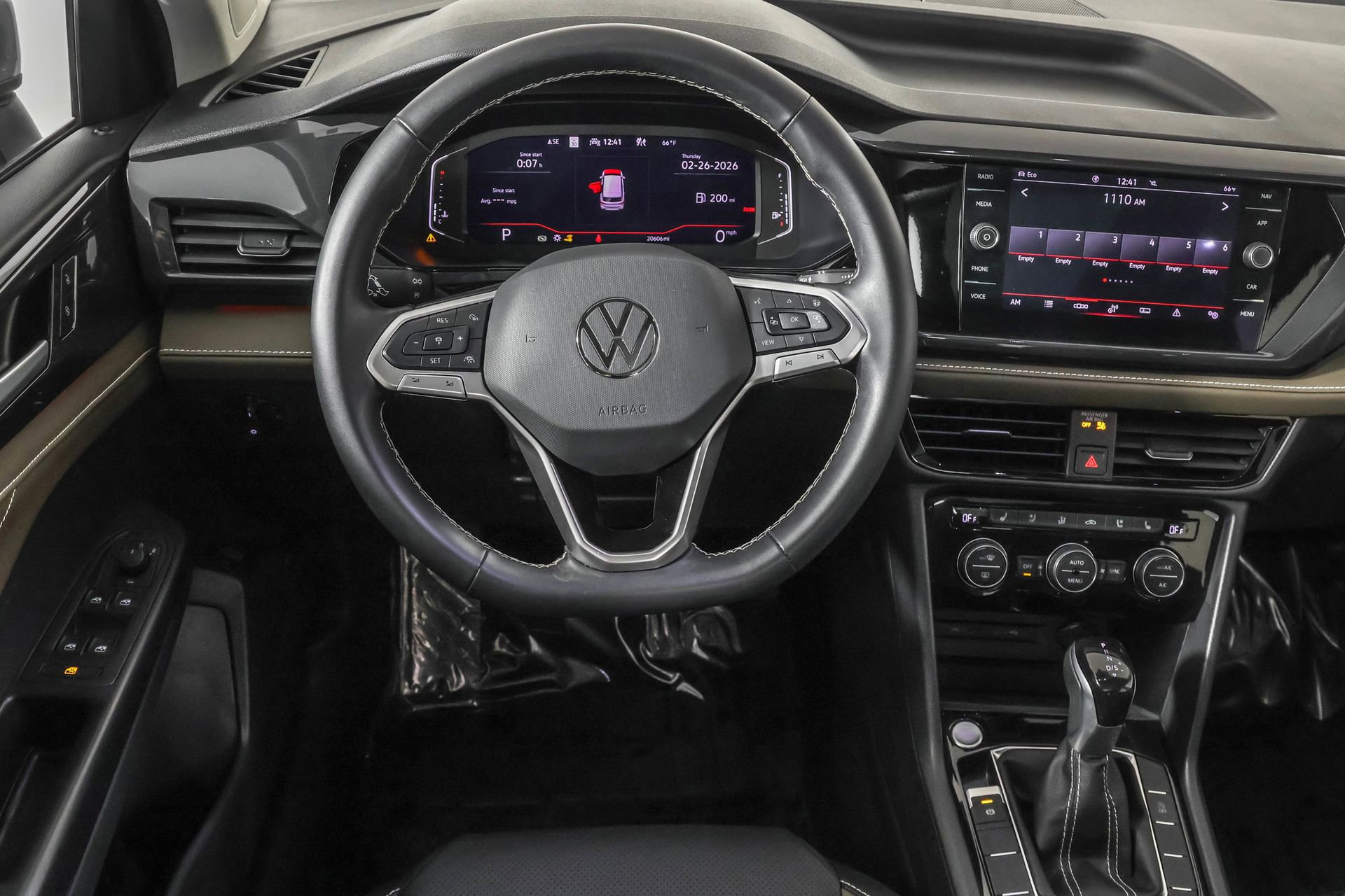 Certified 2024 Volkswagen Taos SEL image 39