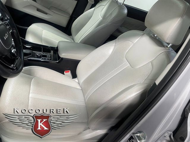 Used 2023 Kia Sorento SX FWD image 12
