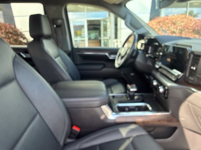 Used 2023 GMC Sierra 1500 SLT w/ SLT Premium Plus Package AWD/4WD image 30
