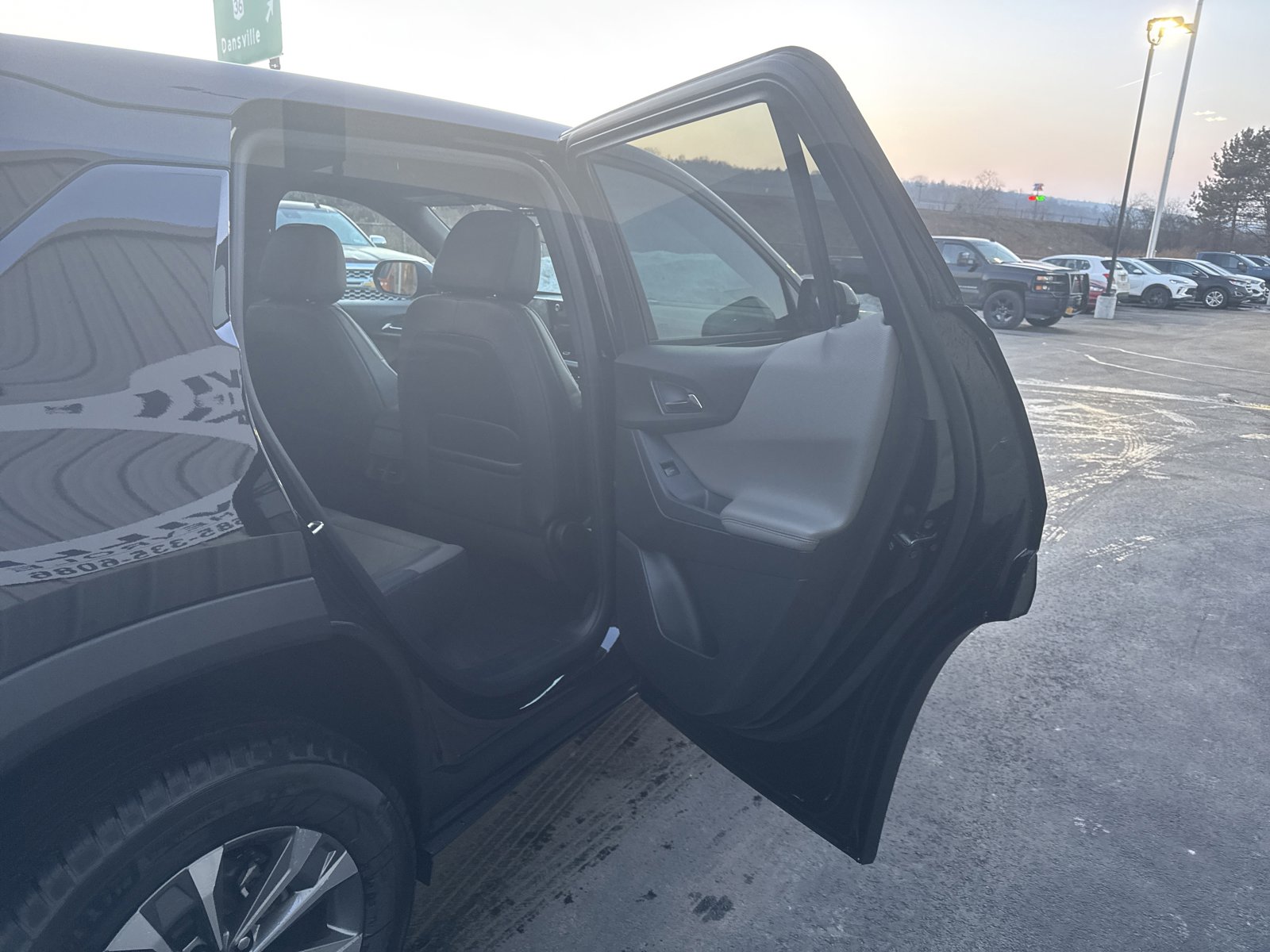 New 2026 Chevrolet Equinox LT w/ Convenience Package II image 7