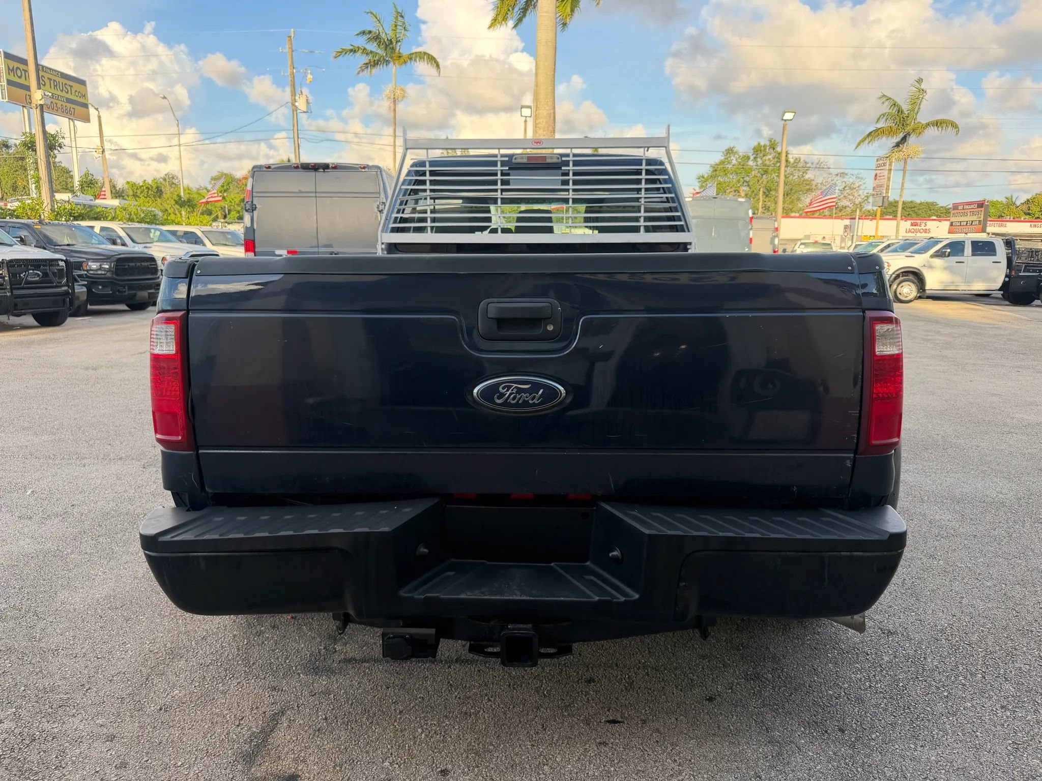 Used 2015 Ford F350 4x4 Crew Cab DRW Super Duty w/ Power Equipment Group image 4