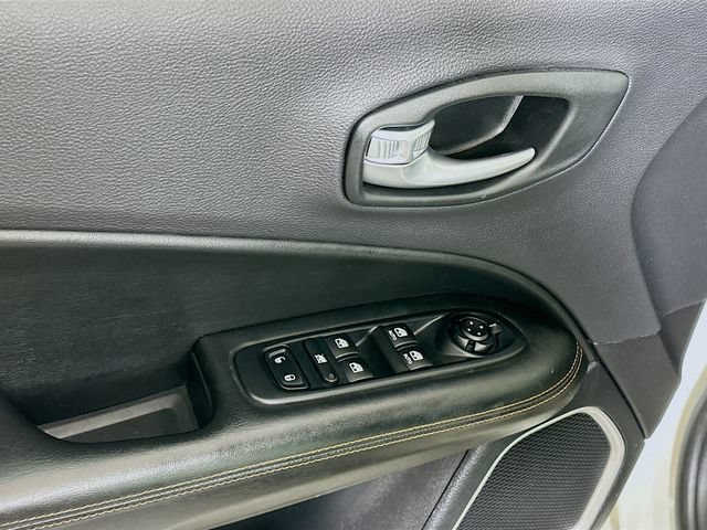 Used 2018 Jeep Compass Limited w/ Navigation Group AWD/4WD image 24