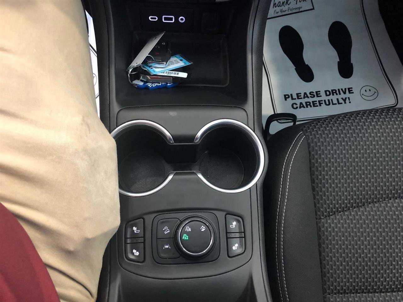 Used 2022 GMC Terrain SLE w/ Driver Convenience Package image 18