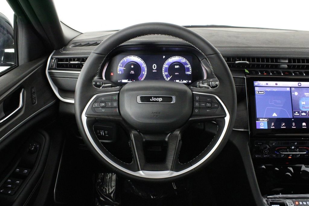 New 2025 Jeep Grand Cherokee L Limited w/ Black Appearance Package image 29