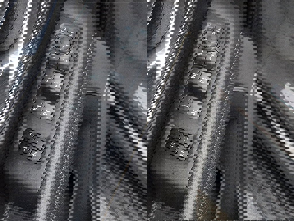 Certified 2023 GMC Yukon SLT w/ SLT Premium Package image 12