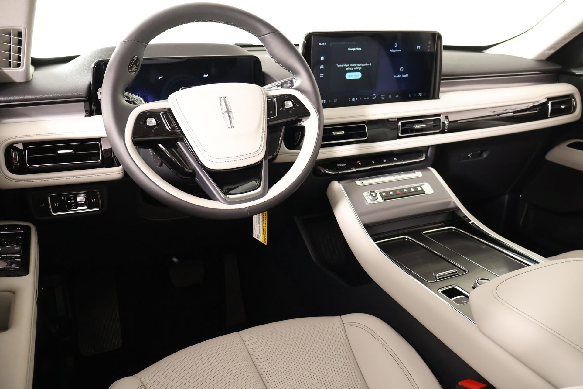 New 2026 Lincoln Aviator AWD image 2