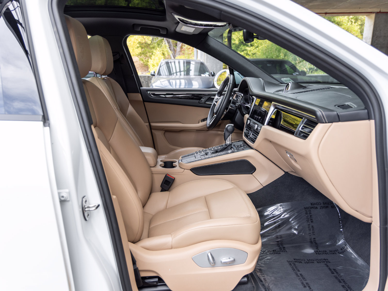 Certified 2021 Porsche Macan AWD/4WD image 67