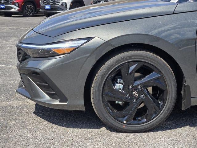 New 2026 Hyundai Elantra SEL Sport FWD image 5