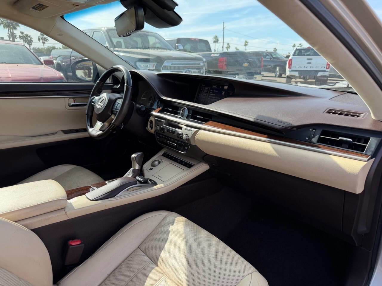 Used 2016 Lexus ES 350 w/ Luxury Package w/Wood Trim FWD image 26