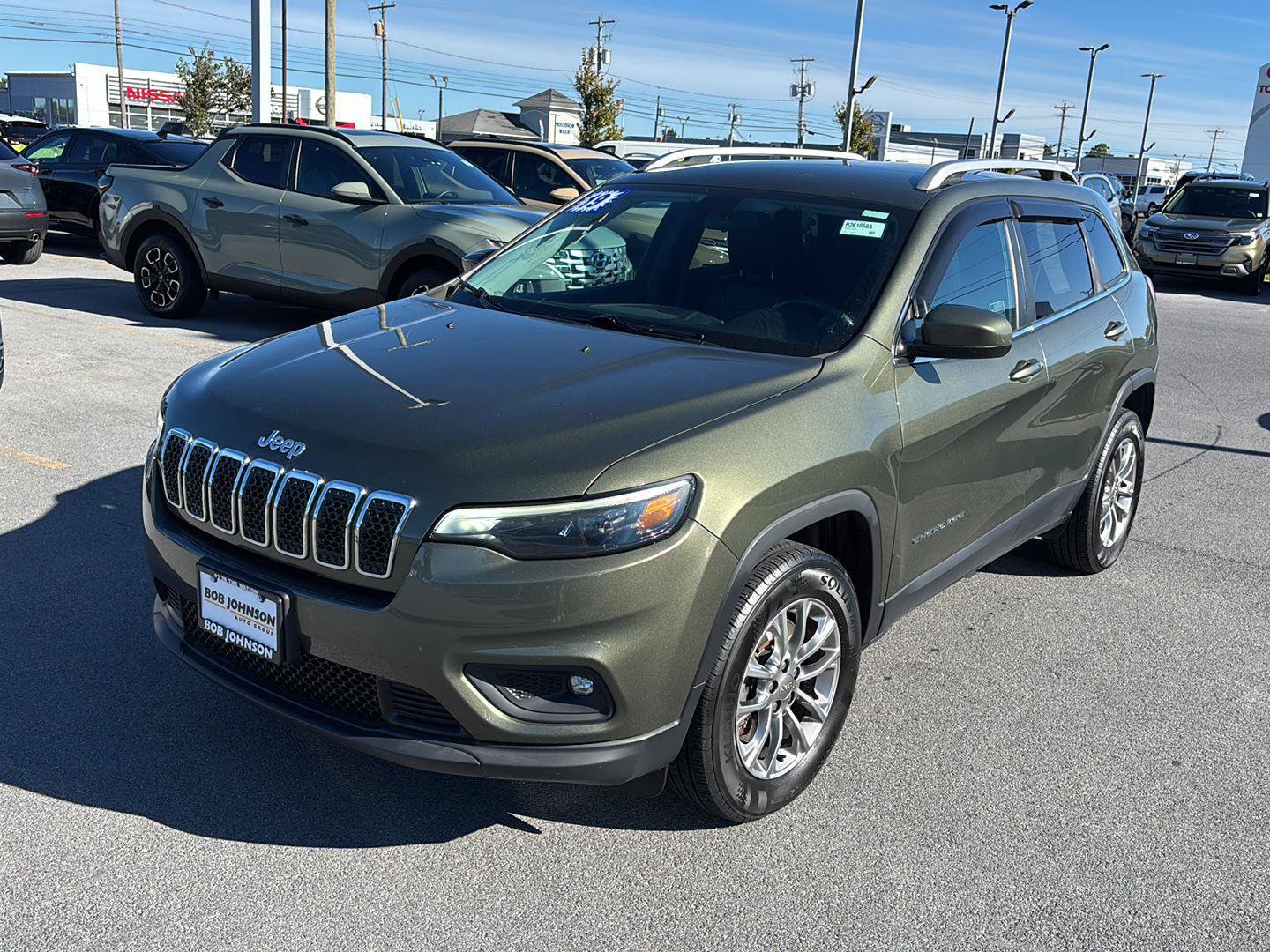 Used 2019 Jeep Cherokee Latitude Plus w/ Cold Weather Group AWD/4WD image 7
