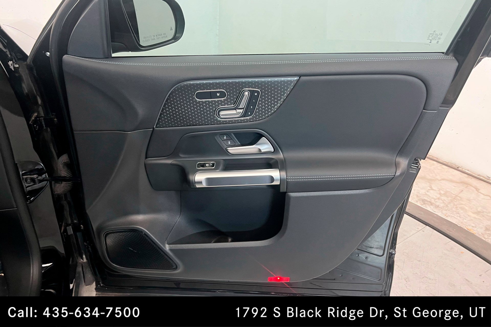 Used 2024 Mercedes-Benz EQB 300 EQB 300 image 23