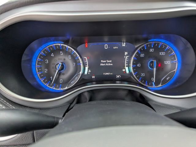 Used 2023 Chrysler Pacifica Touring image 13