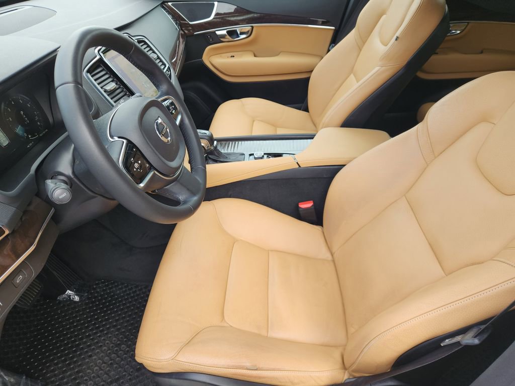 Used 2016 Volvo XC90 T6 Momentum w/ Momentum Plus Package image 12