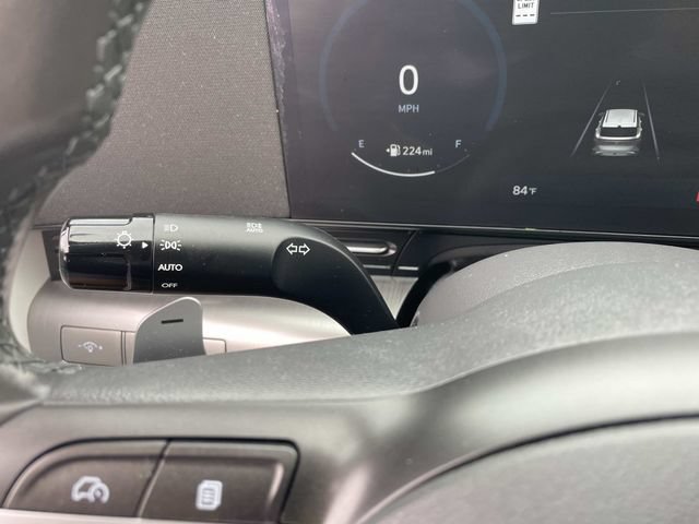 Certified 2024 Hyundai Kona SEL w/ Convenience Package AWD/4WD image 29