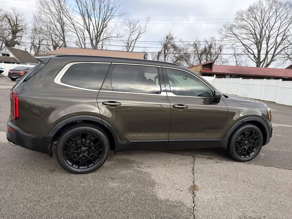 Used 2021 Kia Telluride EX w/ EX Premium Package image 3