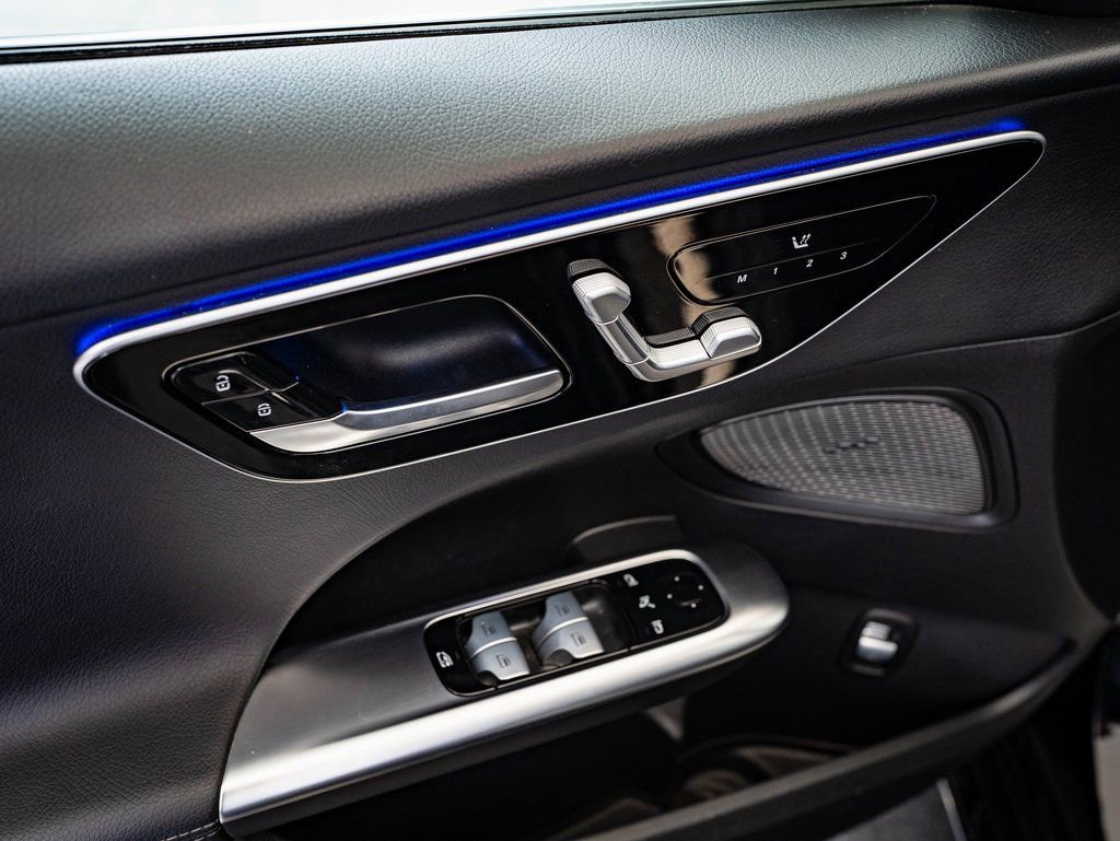 Certified 2025 Mercedes-Benz C 300 4MATIC Sedan image 23