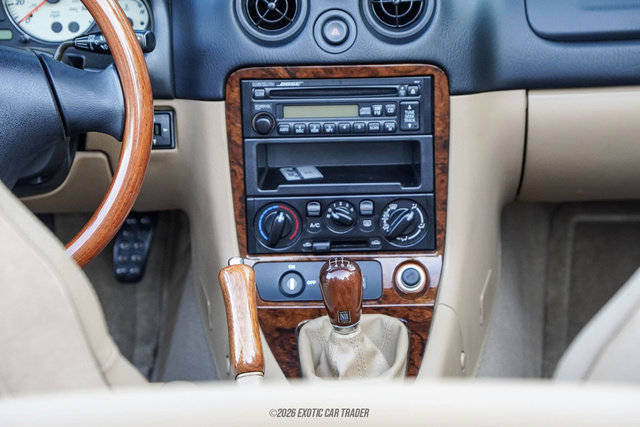 Used 2001 MAZDA MX-5 Miata RWD image 40