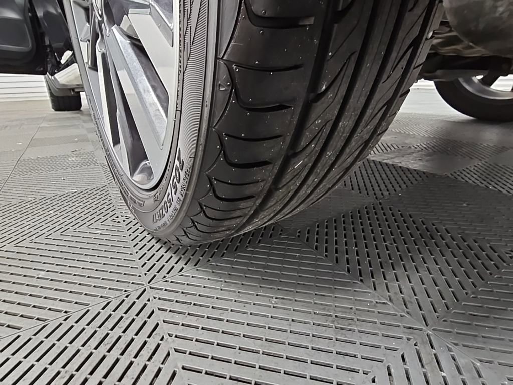 Used 2021 Nissan Versa SR w/ Convenience Package image 37