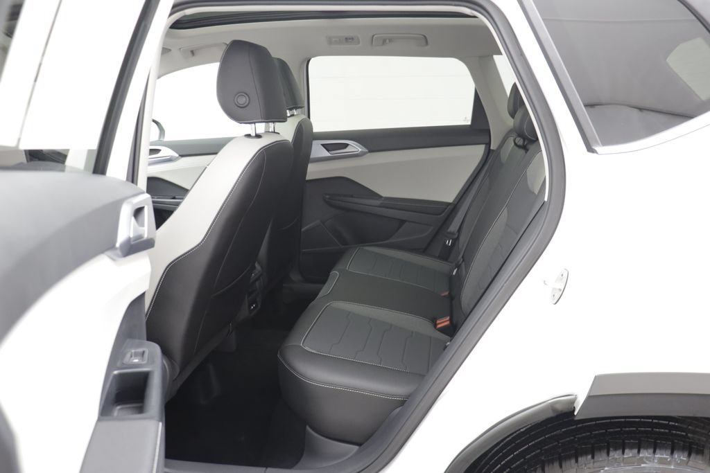 New 2026 Volkswagen Taos SE AWD/4WD image 14