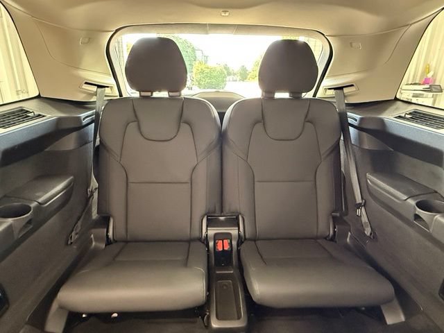 Used 2025 Volvo XC90 B6 Plus AWD/4WD image 38