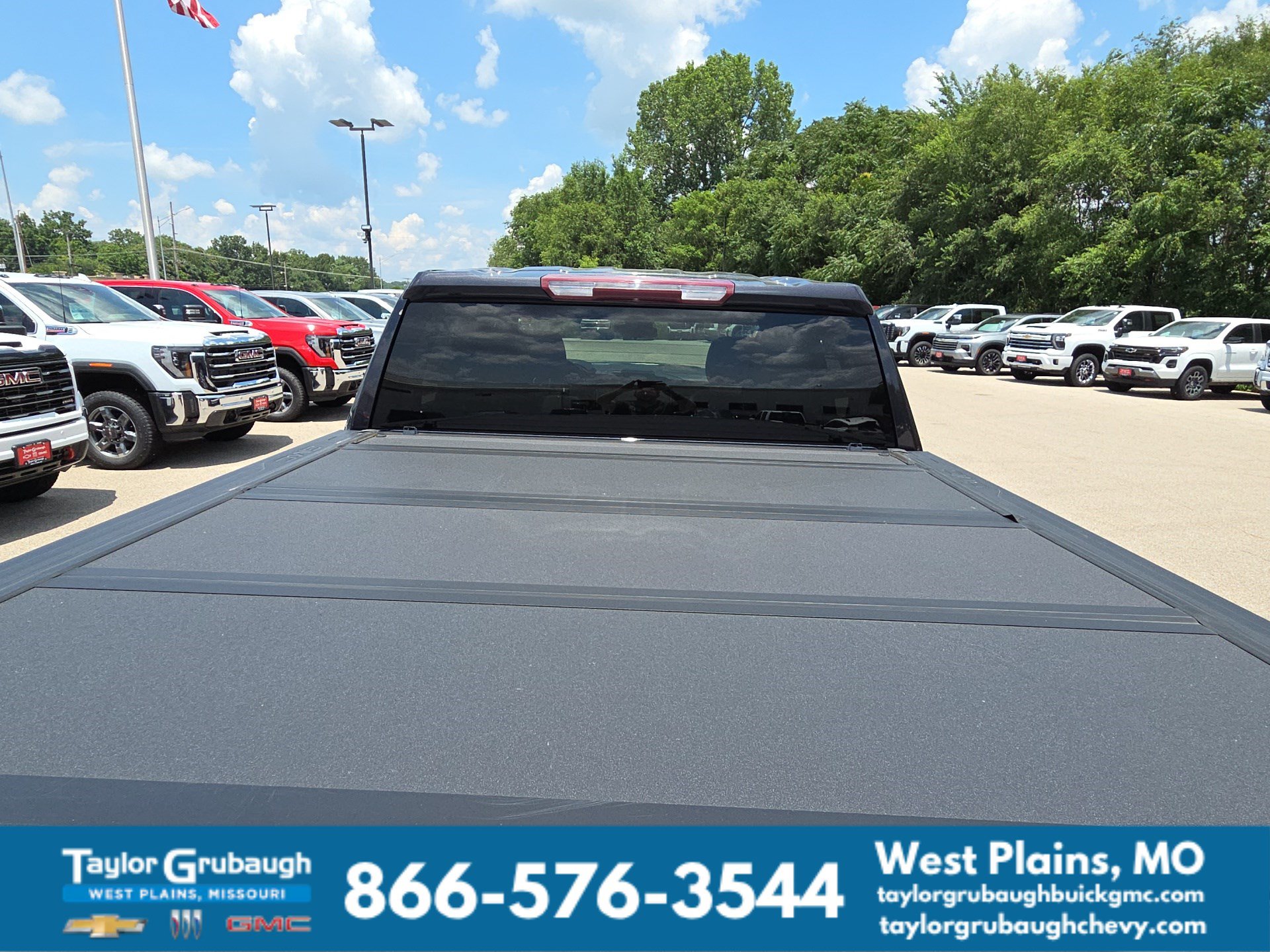 Used 2022 GMC Sierra 1500 SLE AWD/4WD image 8