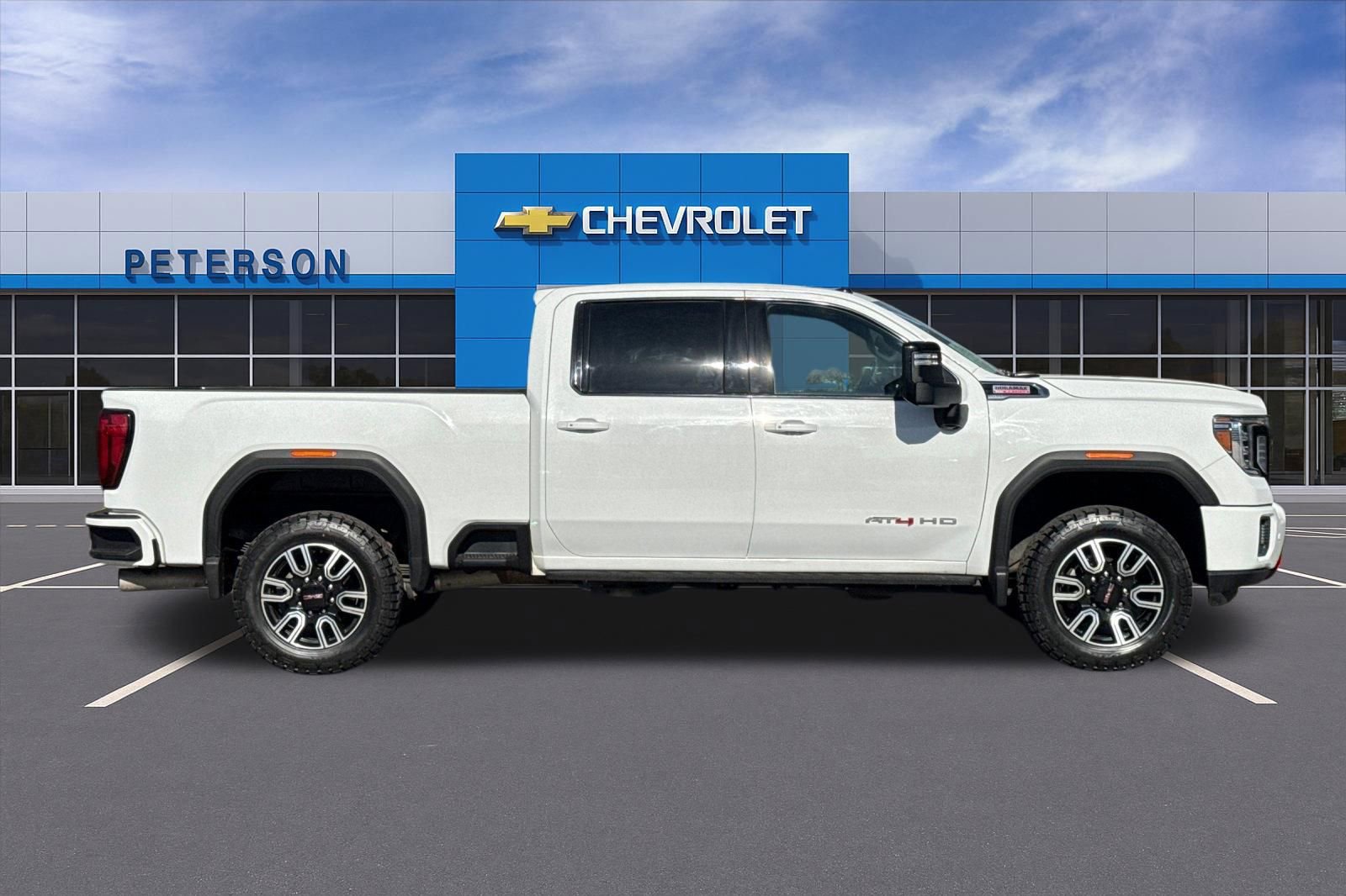 Used 2022 GMC Sierra 2500 AT4 w/ AT4 Premium Plus Package AWD/4WD image 3