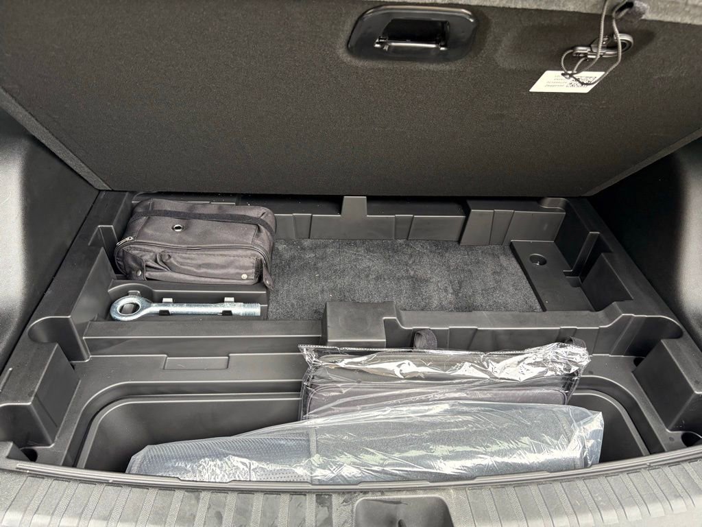 Used 2024 Chevrolet Blazer EV LT image 11