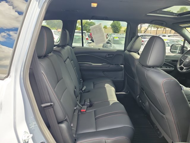 Certified 2025 Honda Passport TrailSport image 8