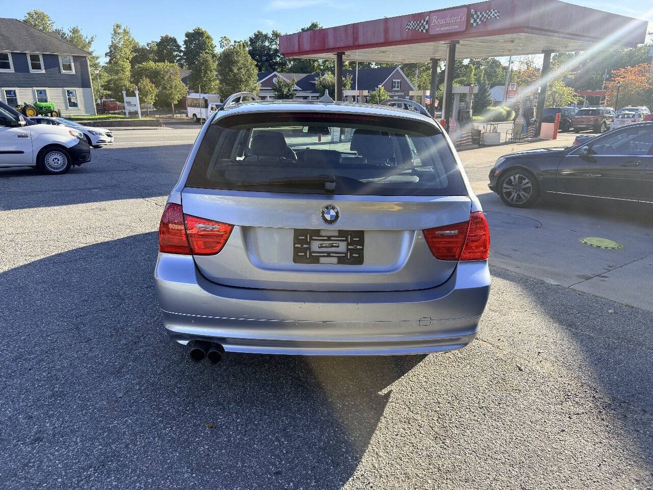 Used 2009 BMW 328i xDrive Wagon AWD/4WD image 5