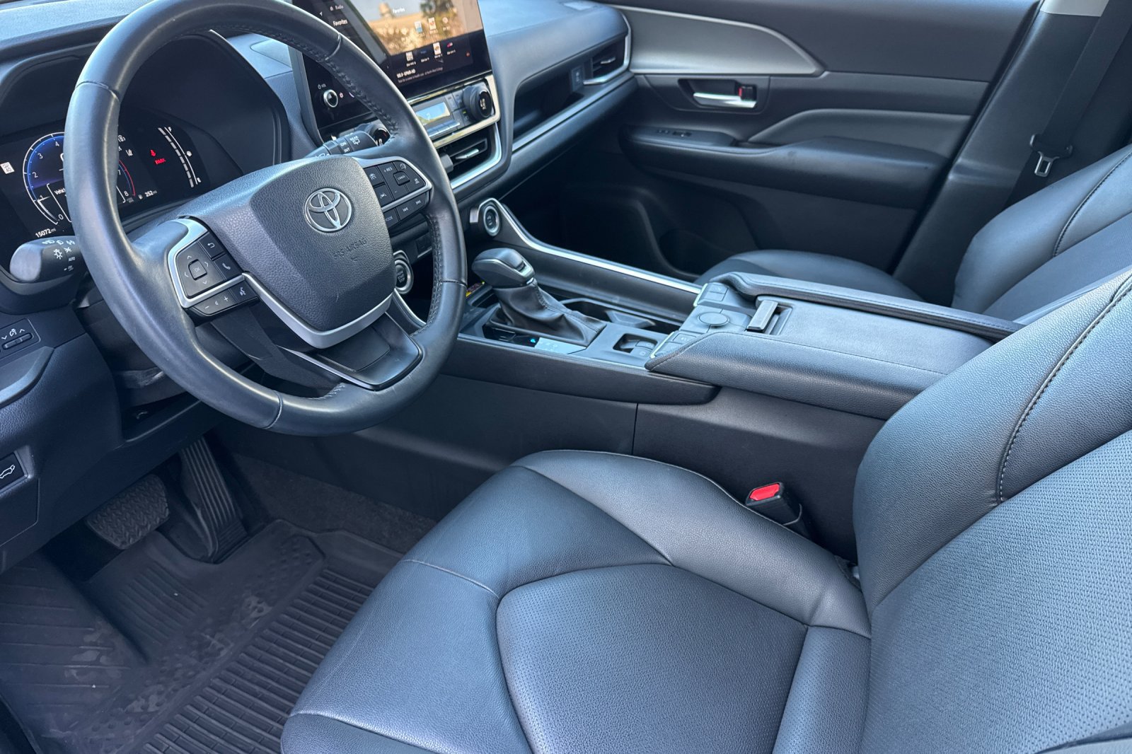 Certified 2024 Toyota Grand Highlander AWD image 12
