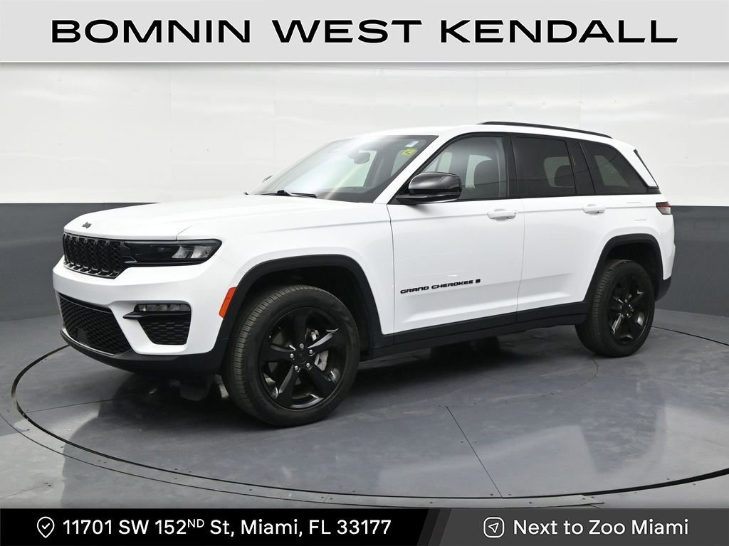 Used 2024 Jeep Grand Cherokee Limited w/ Black Appearance Package image 1